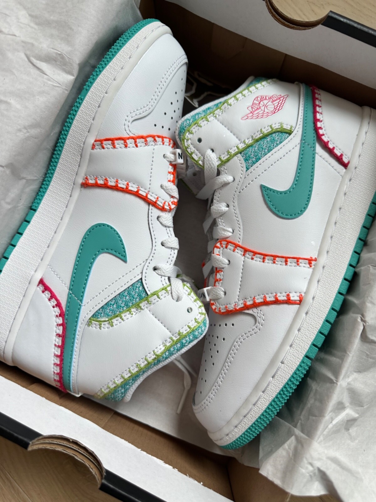 Nike Air Jordan 1 Mid SE GS White Teal DM6218-100 Size 7Y Women's