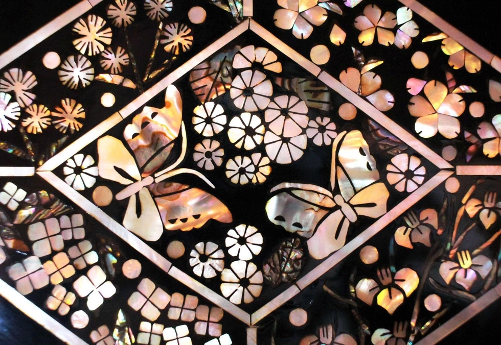 螺鈿細工、伝統の美を器や装飾品に 丹波・山南の小島さん、亡父と同じ