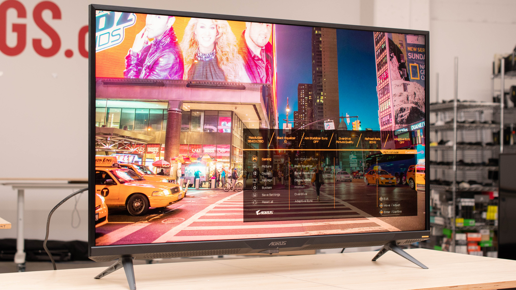 Gigabyte AORUS FV43U Review - RTINGS.com