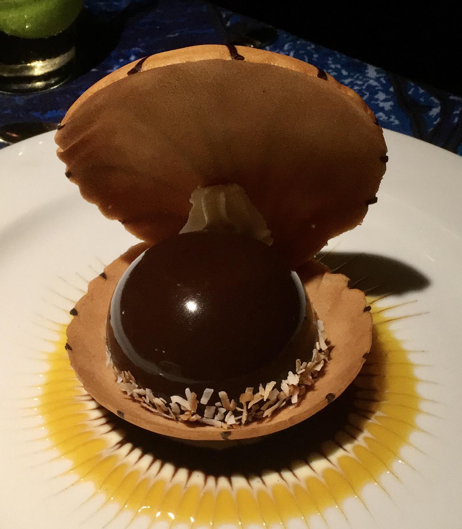 The Black Pearl from Mama's Fish House, Maui, Hawaii : r/DessertPorn