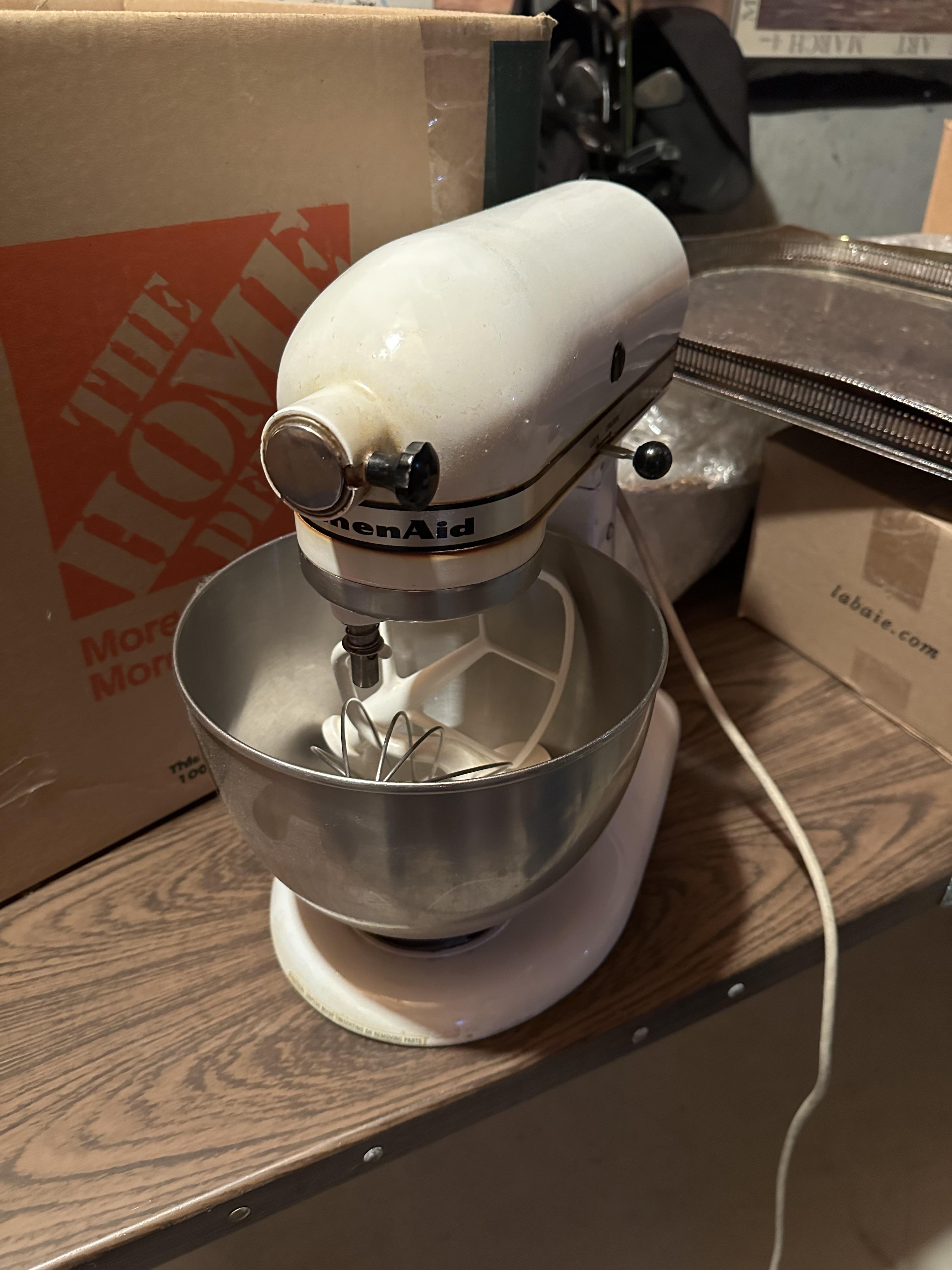 おばあちゃん👵の古いK45スタンドミキサー見つけた！ : r/Kitchenaid