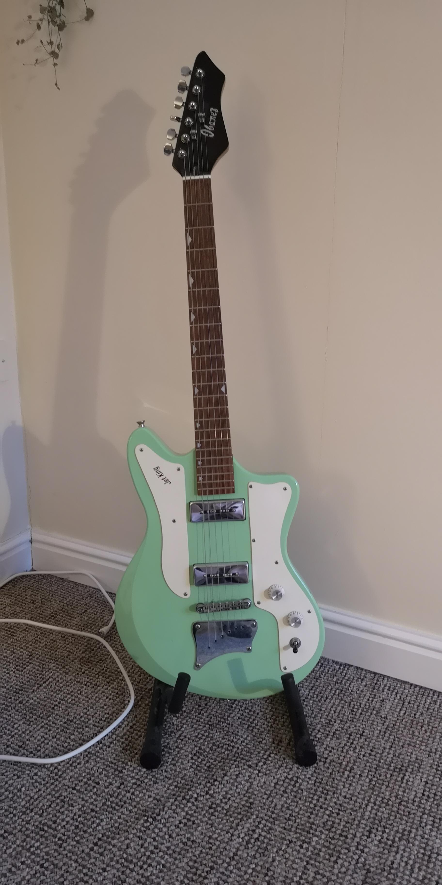 Ibanez Jet King を手に入れたんだ。改善の余地はあるけど、すごく