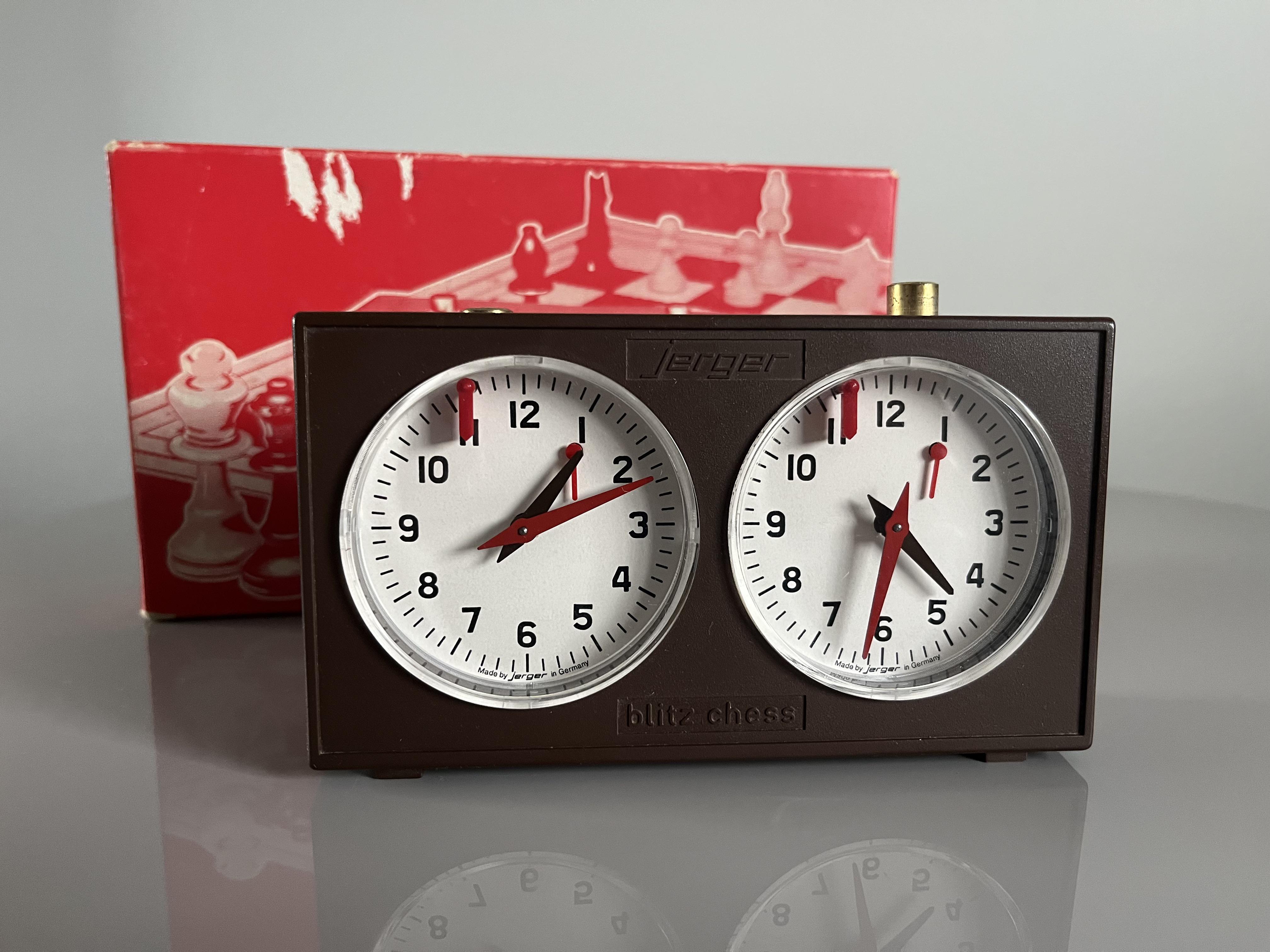 Found a cool vintage Jerger clock at the thrift. : r/chess