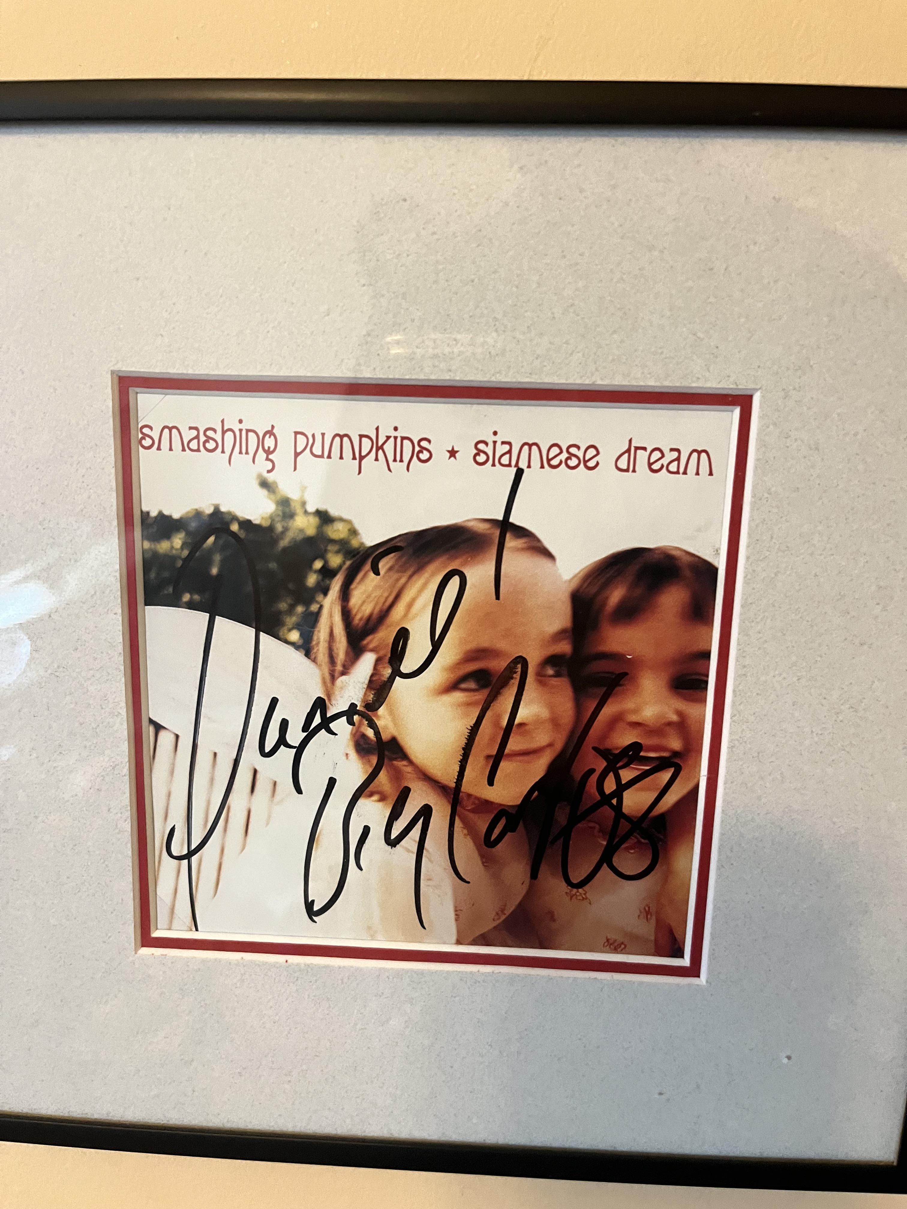 誰かバンドかメンバーにサインしてもらったことある？ ビリーがこれ