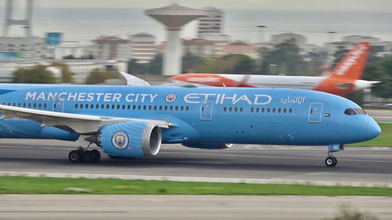 Manchester City F.C Livery Boeing 787-9 Etihad Airways Takeoff