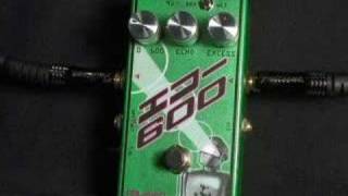 Malekko Echo 600 Dark Analog Delay Pedal - YouTube