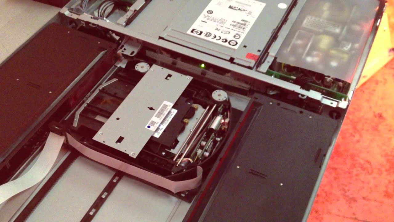 HP StorageWorks 1/8 Tape Autoloader - YouTube
