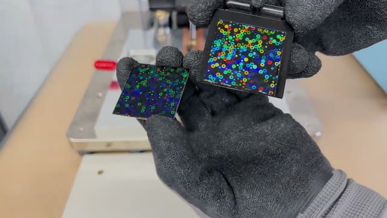 ミクロン転写（ホログラムの転写） X-801U【モールドロック®】 - YouTube