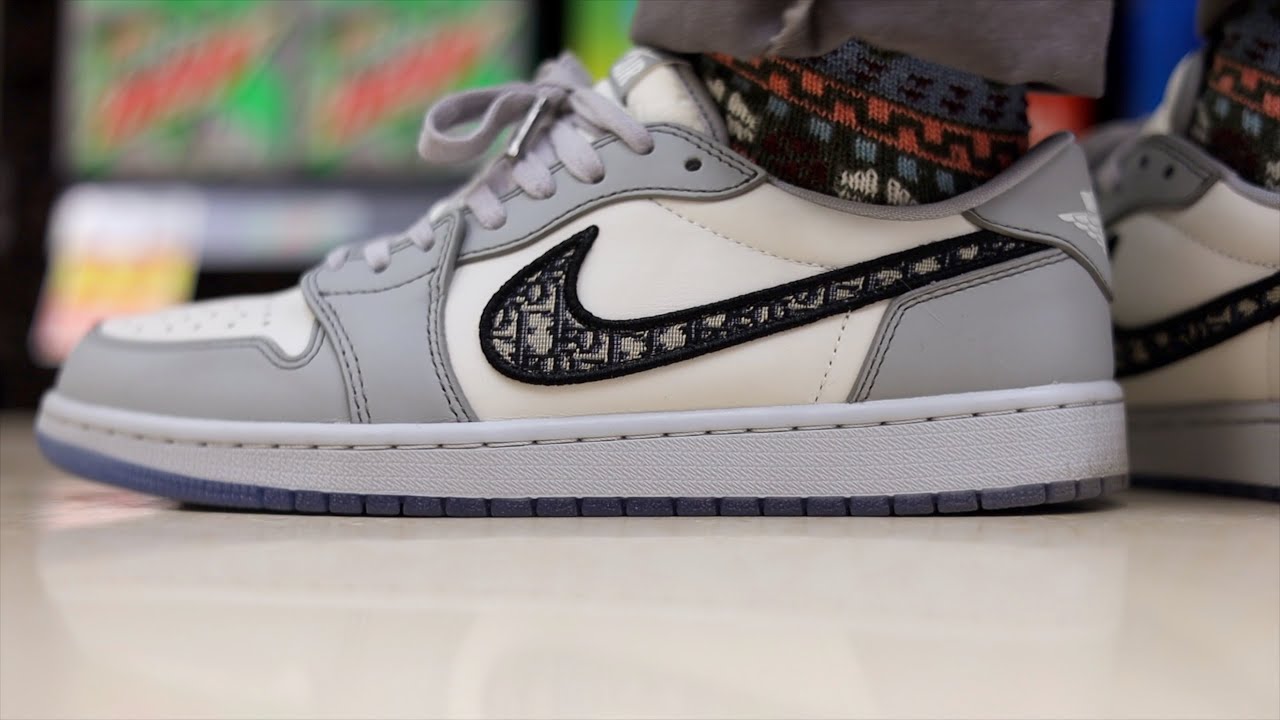 DIOR X AIR JORDAN 1 Low On Foot Review - YouTube