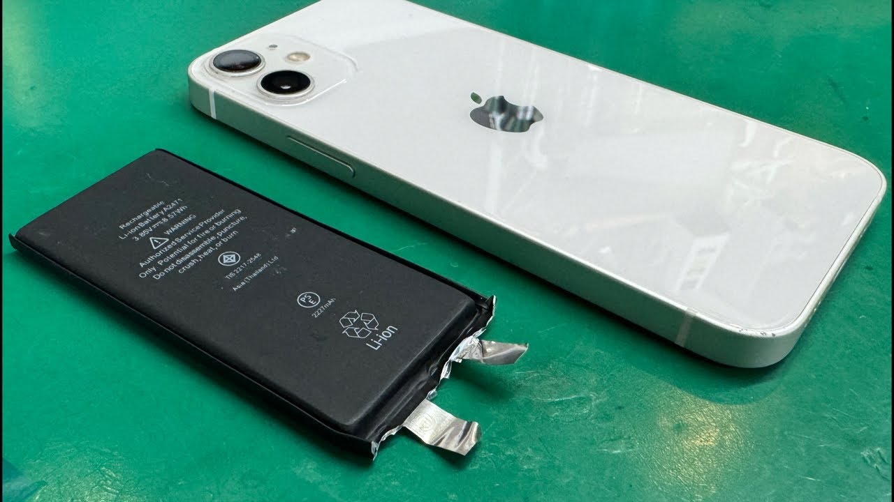 iPhone 12 mini バッテリー交換修理作業には2種類の違いがある - YouTube