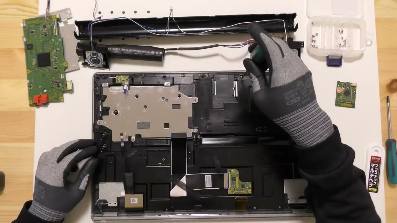 分解動画】UN-15TD8-K バッテリー交換、液晶交換 - YouTube