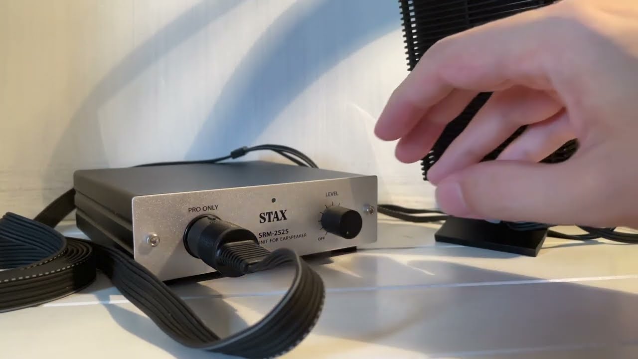 Stax SRM-252S - Earspeaker Amplifier - Knob Feel Review - YouTube