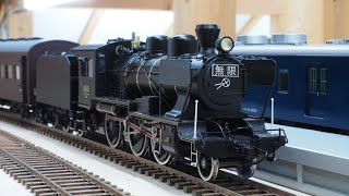 鬼滅の刃 無限列車 8620 OJゲージ 鉄道模型「SL鬼滅の刃号」 - YouTube