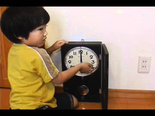 亮真のからくり時計 GLORYボンボン時計 - YouTube