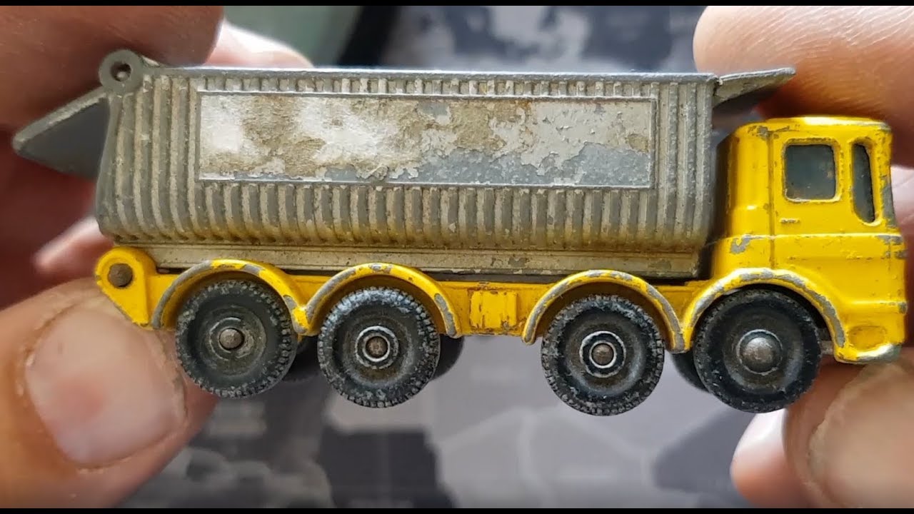 MATCHBOX Restoration No 51 8 Wheel Tipper 1969 - YouTube