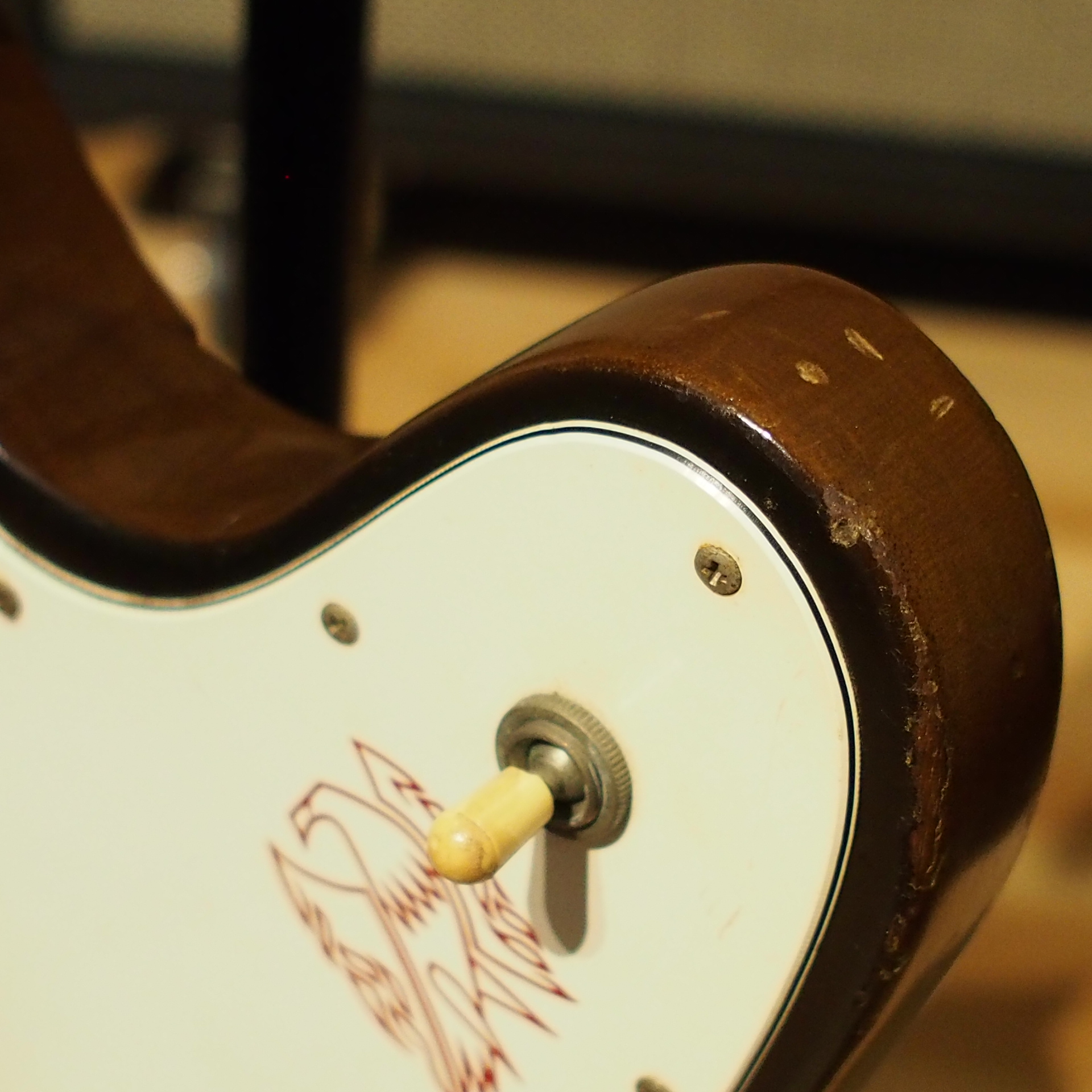 買取情報】これぞ”究極の美”！『Gibson Firebird VS '90』楽器奏庫