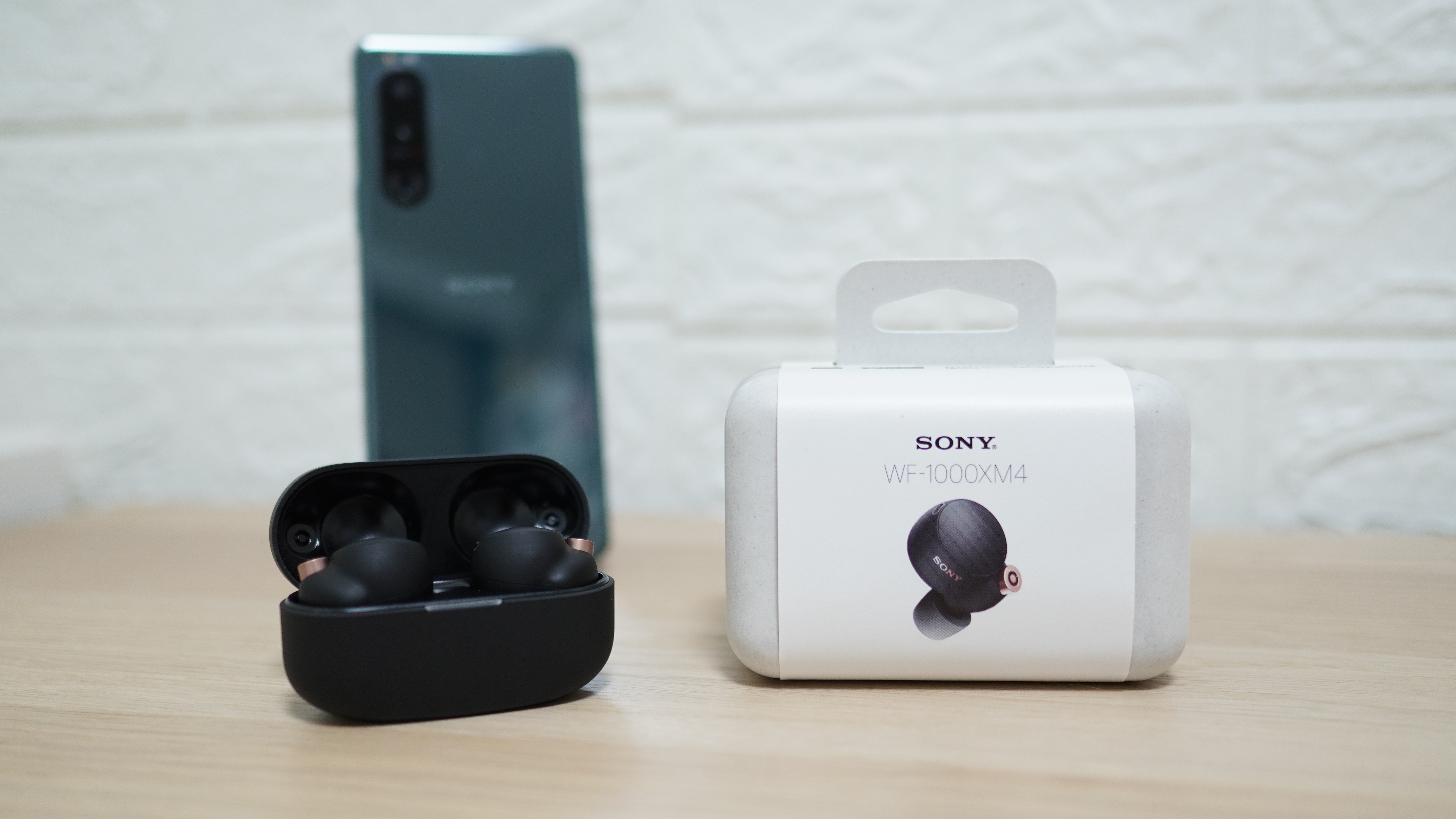 8回使用美品 完動品 SONY WF-1000XM4 ワイヤレスノイズキャンセリング