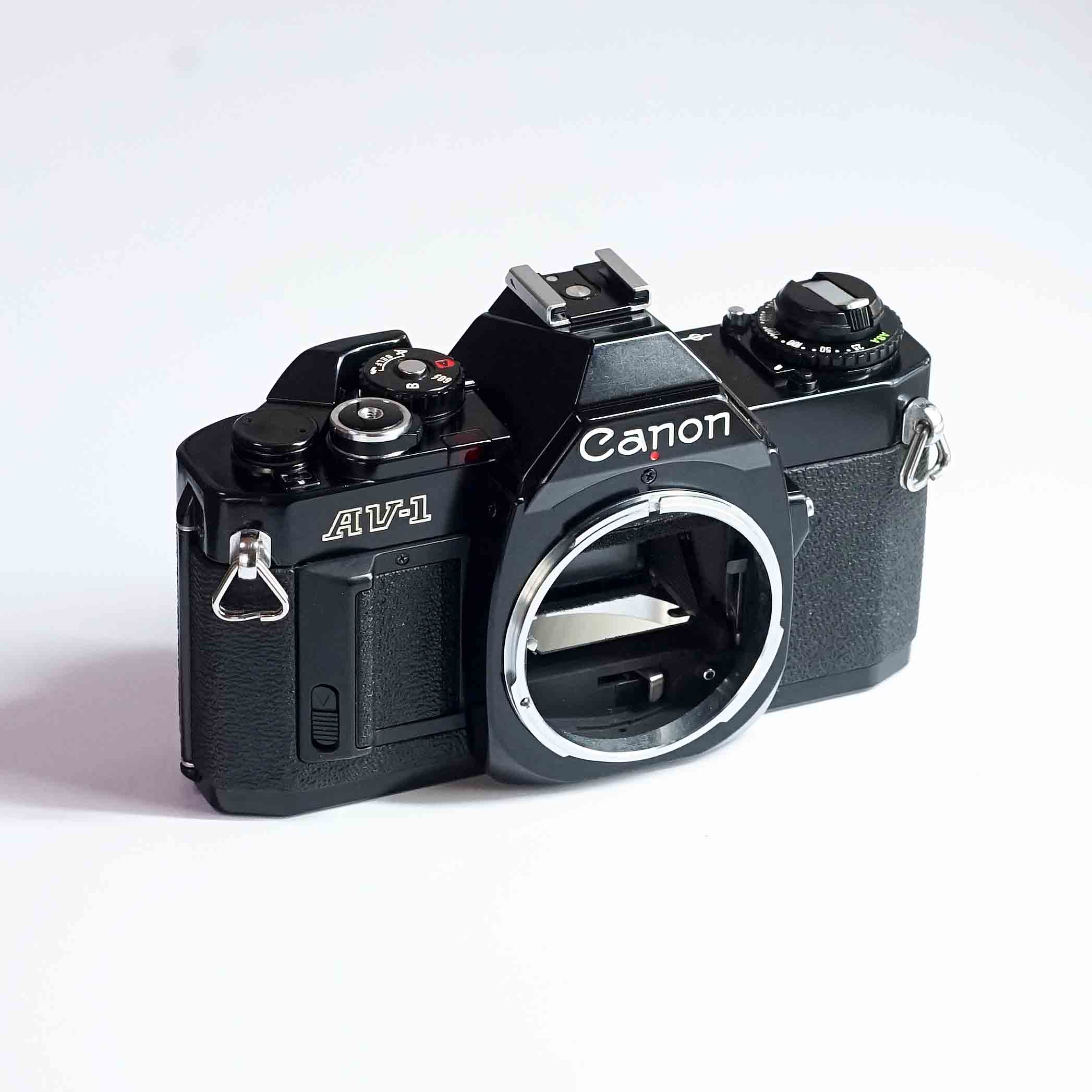 売り切れ CANON AV-1（中古 フィルムカメラ 35mm 一眼レフカメラ