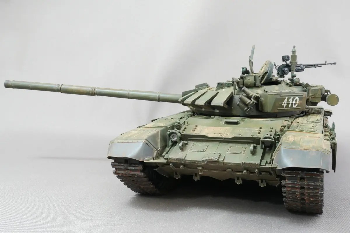 T-72B Mod.1990 ロシア軍主力戦車 トランペッター 1/35 組立と塗装