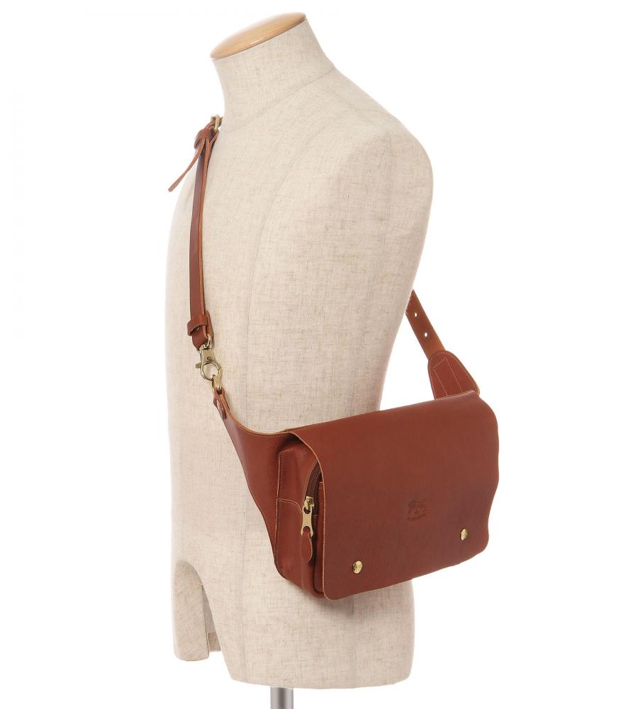 バムバッグ | その他 | バッグ | オンラインストア | IL BISONTE (イル