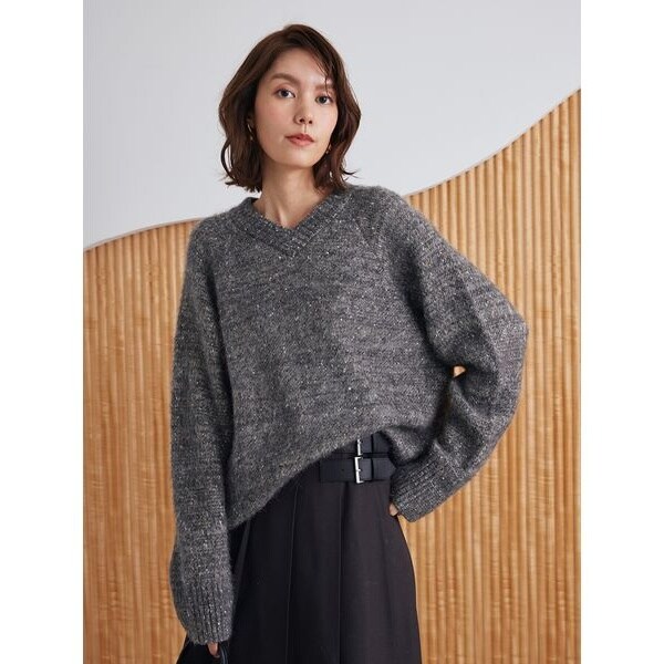 スパンコールVネックシャギーニット | ミラ オーウェン(Mila Owen