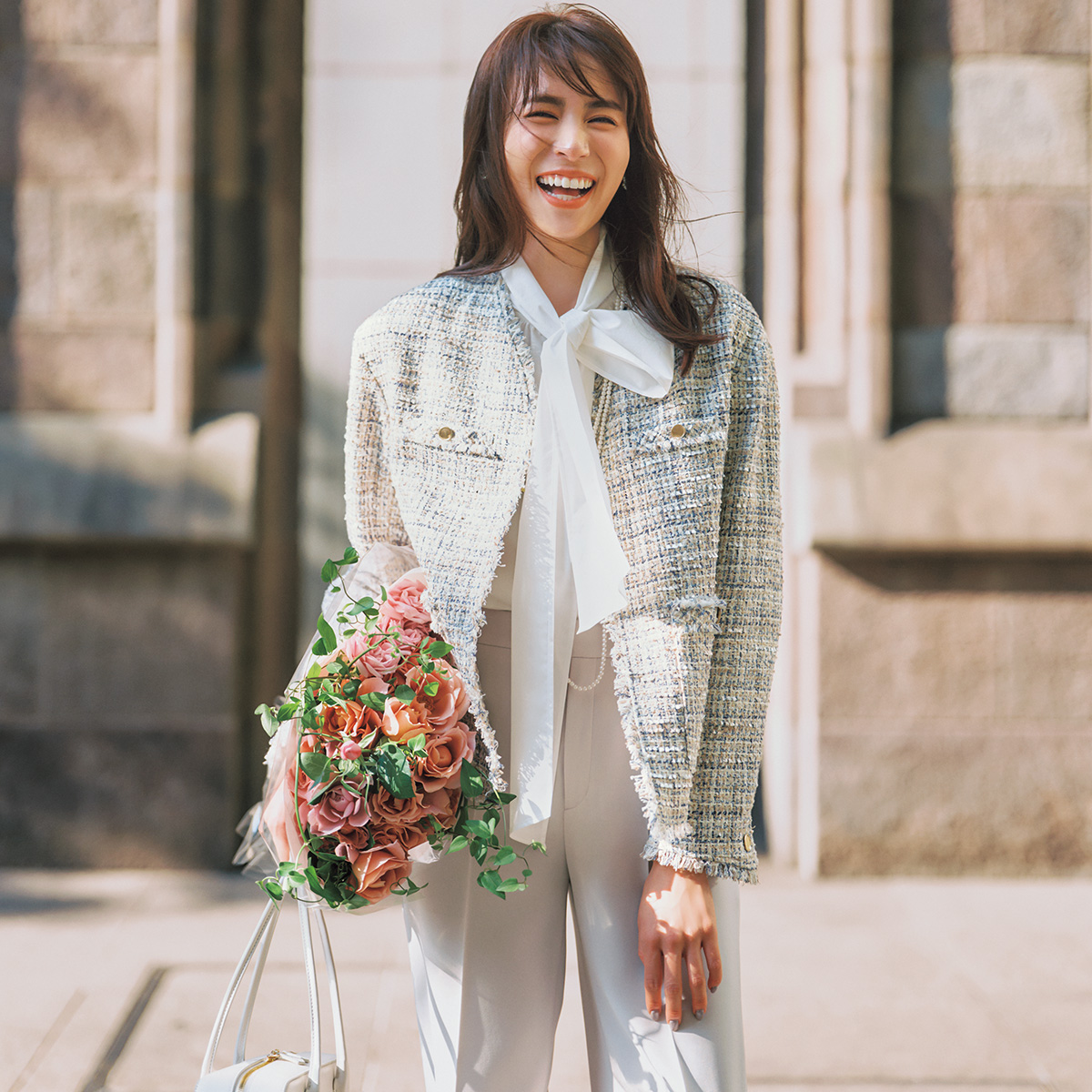 まだ寒い春に【フォーマルの日のコート】着たままでもきちんと見え