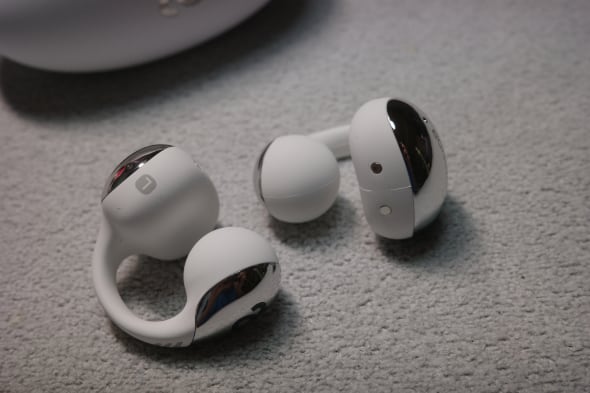 骨伝導と空気振動のハイブリッドは何がいい？ クラファン実施中の