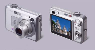 カシオ、“EXILIM ZOOM”EX-Z750に新色「メタリックグレー」を追加