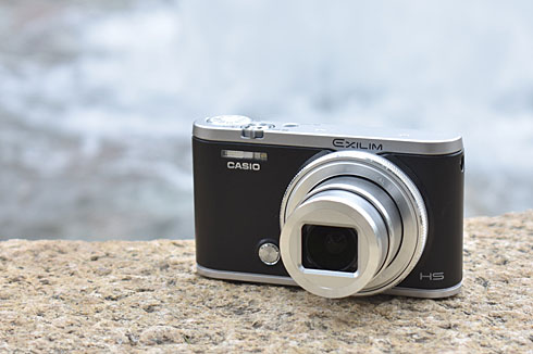 自撮りに最適、ほわほわんなポートレートも撮れちゃう超広角コンデジ