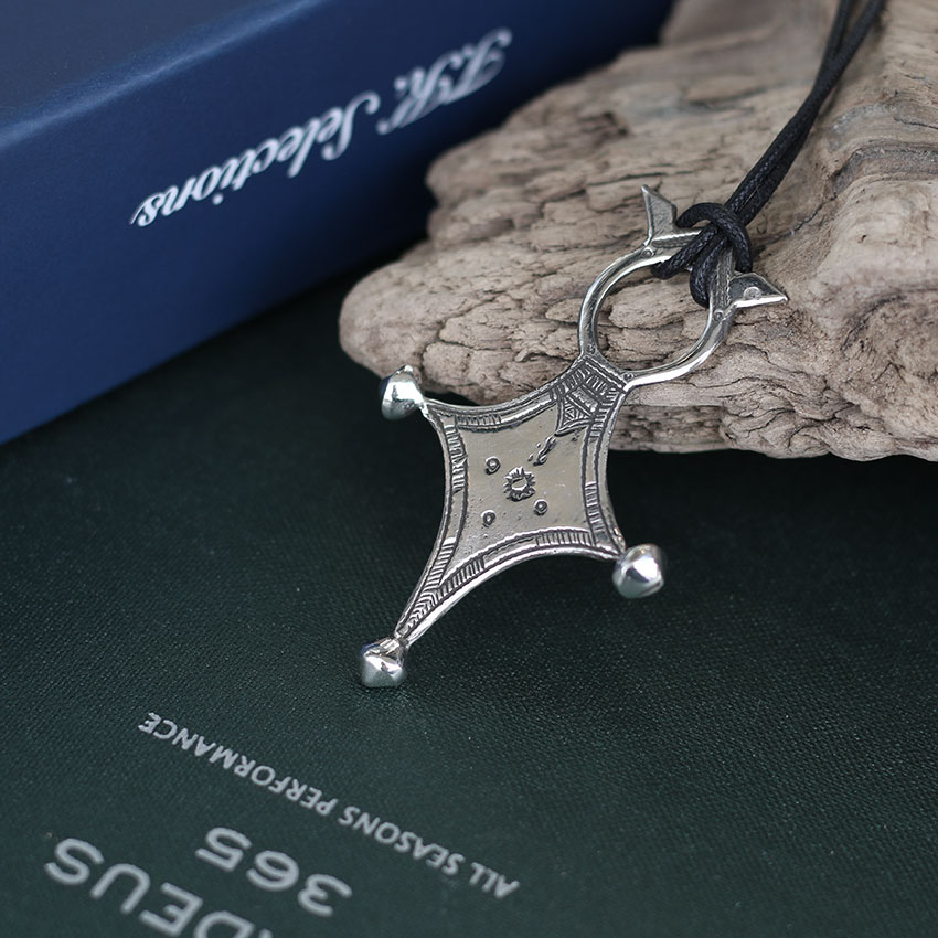 楽天市場】Adawat'n Tuareg アダワット トゥアレグ 革紐 シルバー