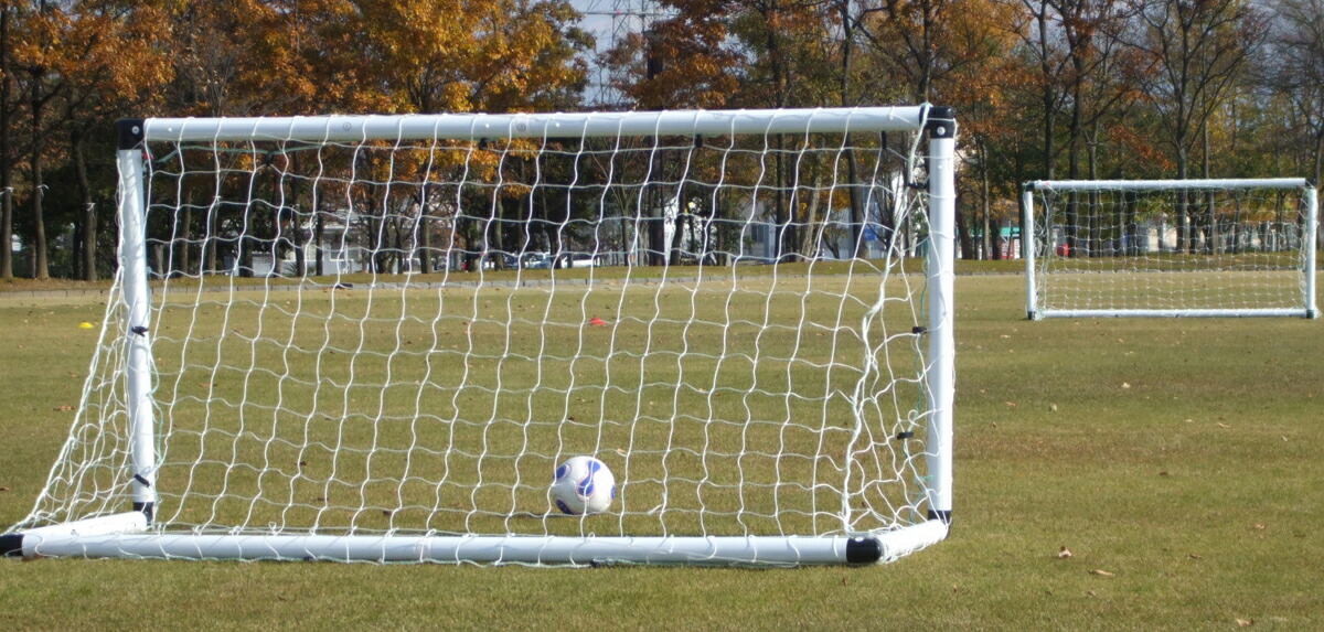 楽天市場】ミニサッカーゴール 組立式 【VIGO 4v4】 2.4M 一台