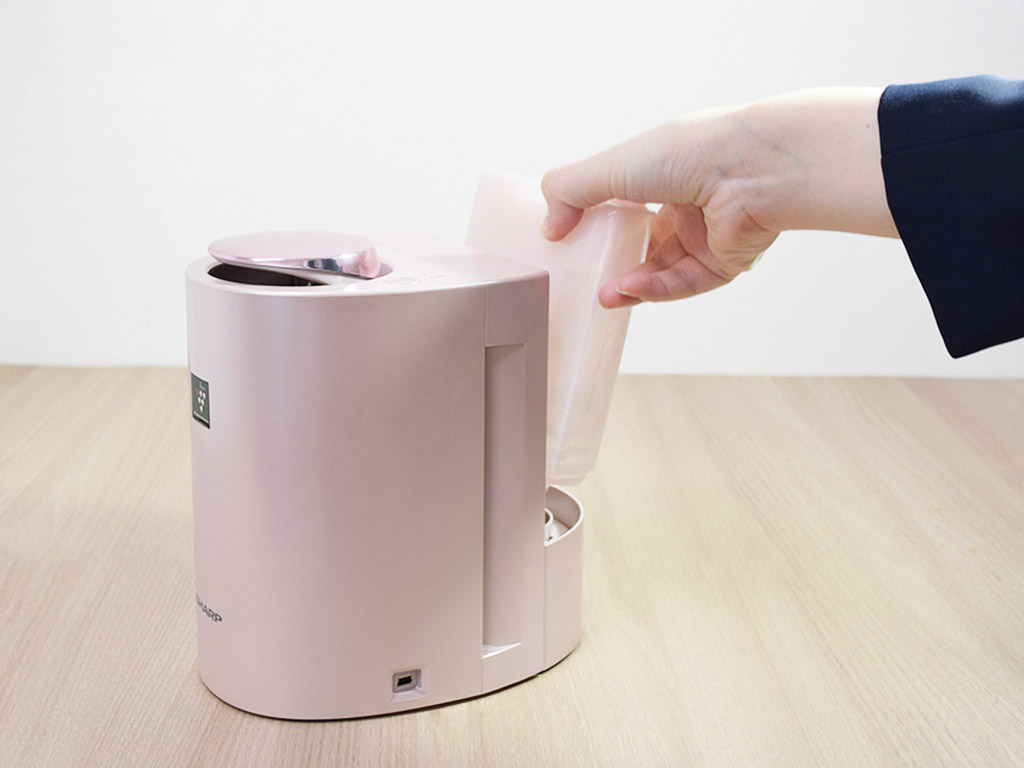 シャープのプラズマクラスターイオンで、乾燥に負けないツヤのある肌に