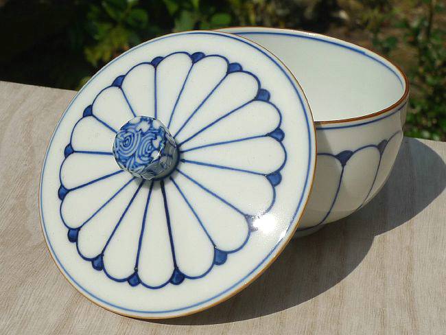 染付菊割蓋付汲出碗 陶峰 - 京焼清水焼 松韻堂