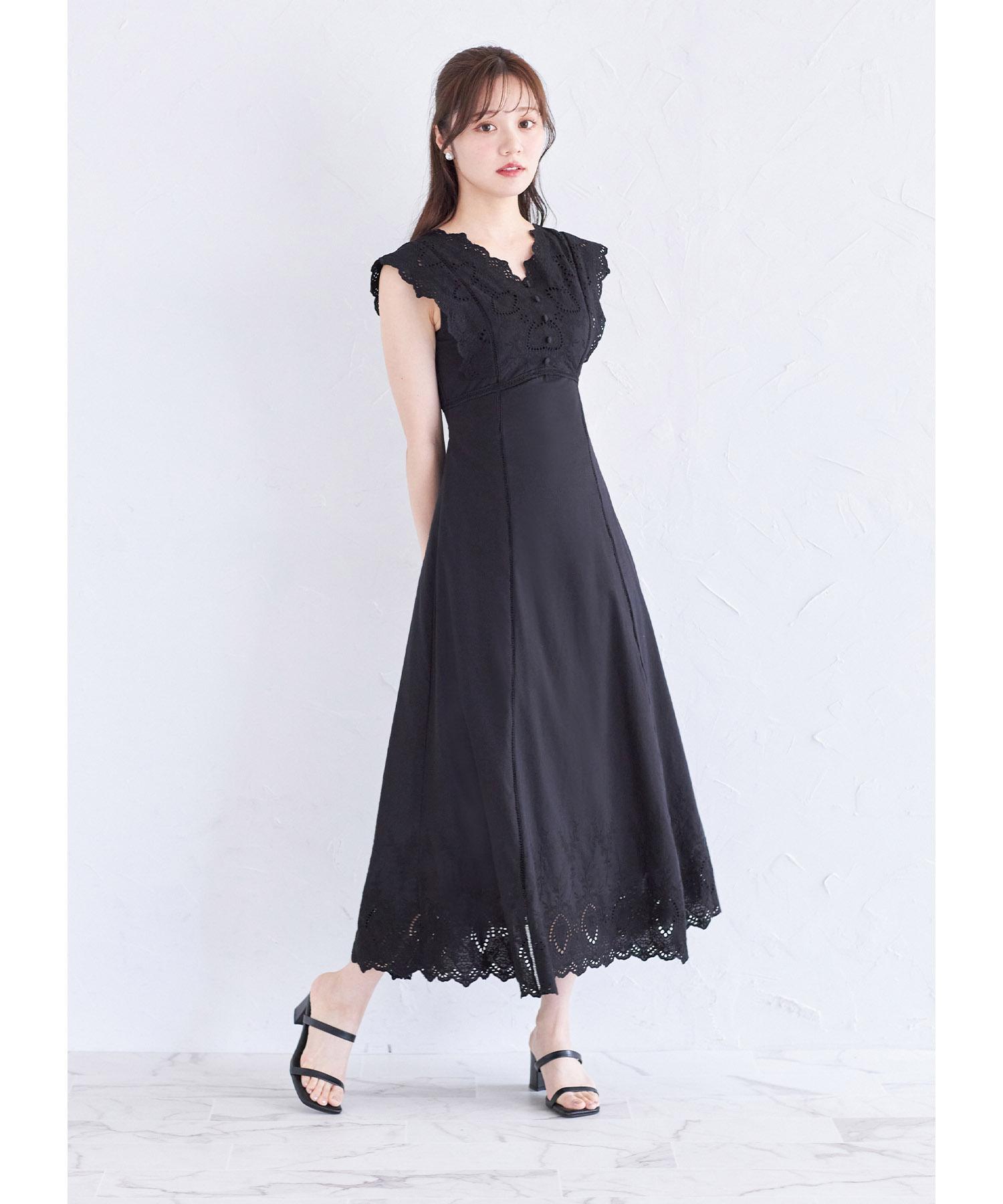 ウエストりぼん付きコットンカットワークレース刺繍ワンピース