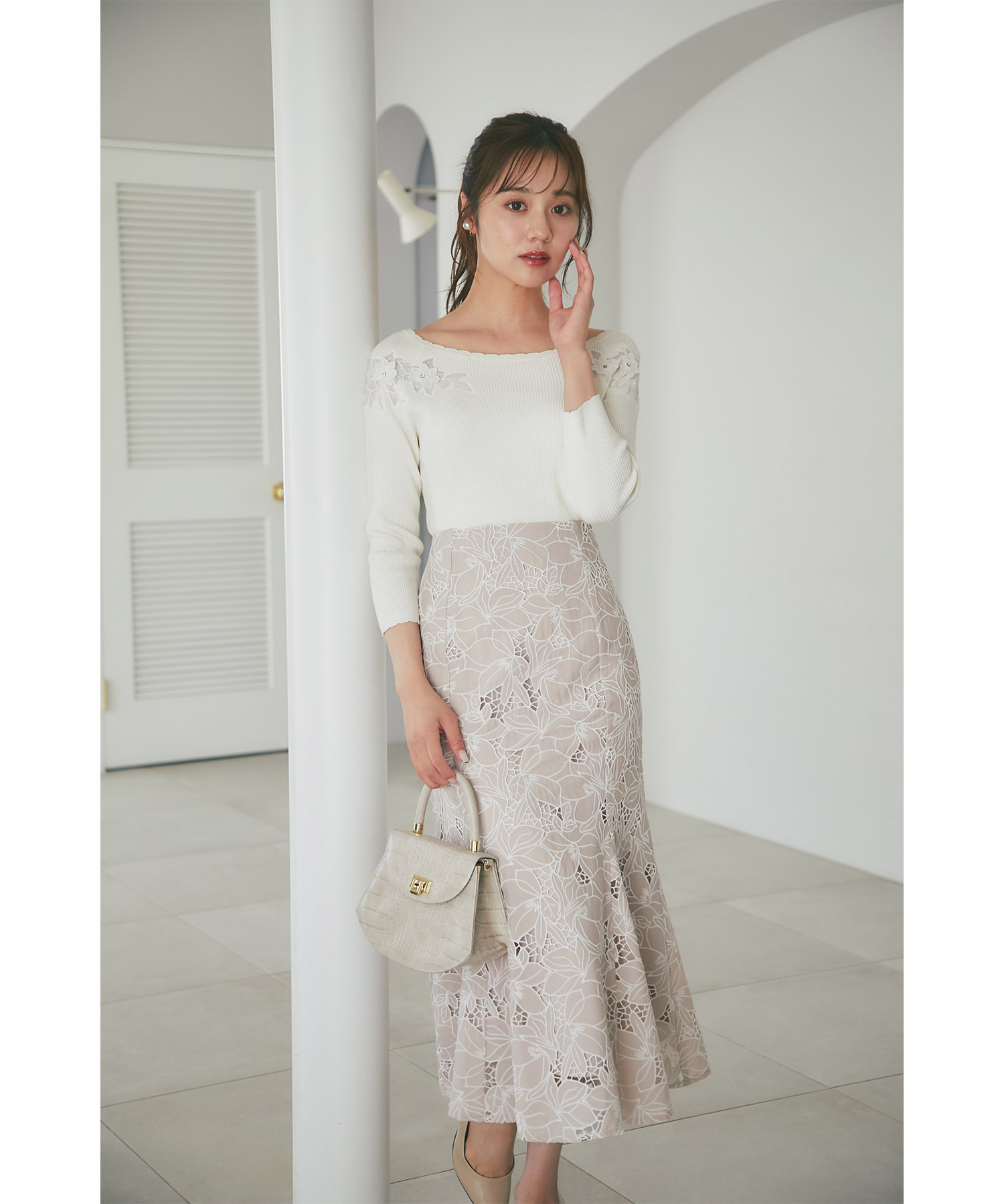 刺繍フラワーマーメイドスカート