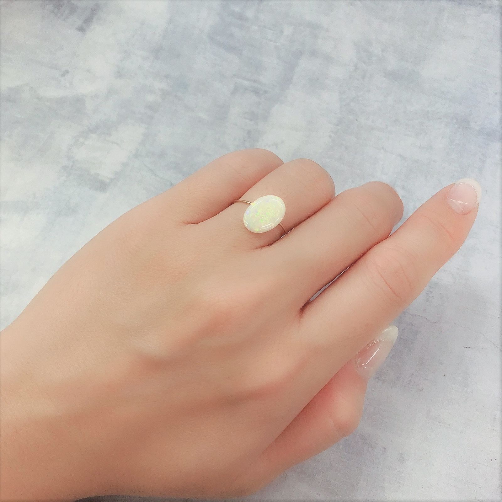 オパール(宝石名ホワイト・オパール)オーストラリア産 ソ付(彩珠