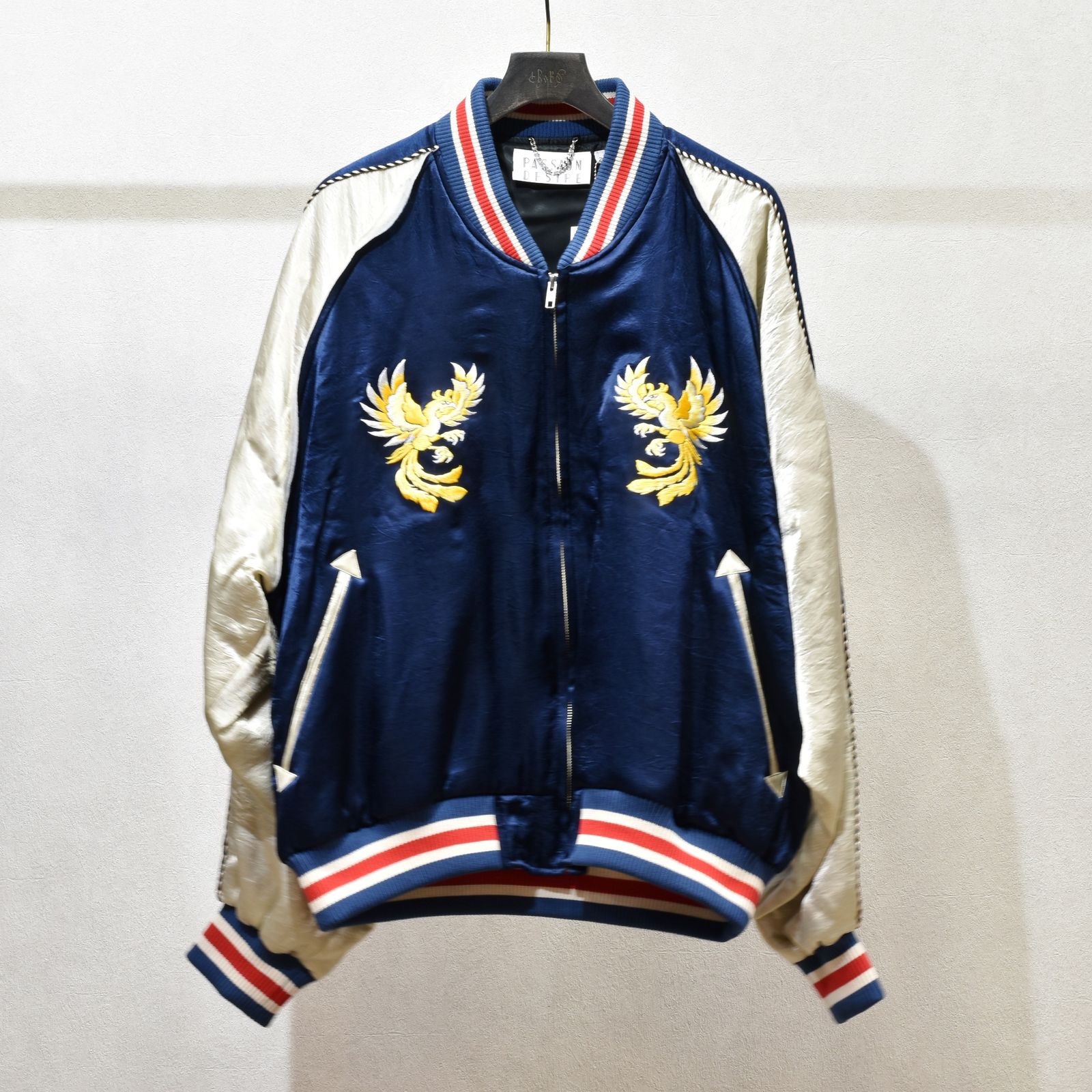 el conductorH - PHOENIX EMBROIDERED SOURVENIR JKT (BLU) | chord