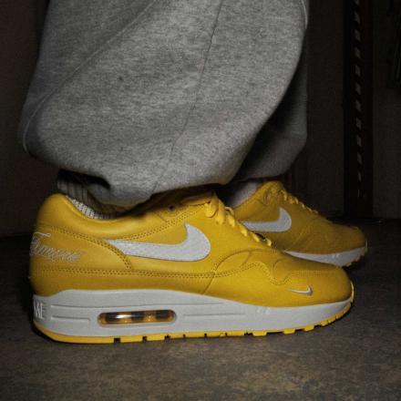 国内3月22日発売予定】 シュプリーム × ナイキ エアマックス 1 4色