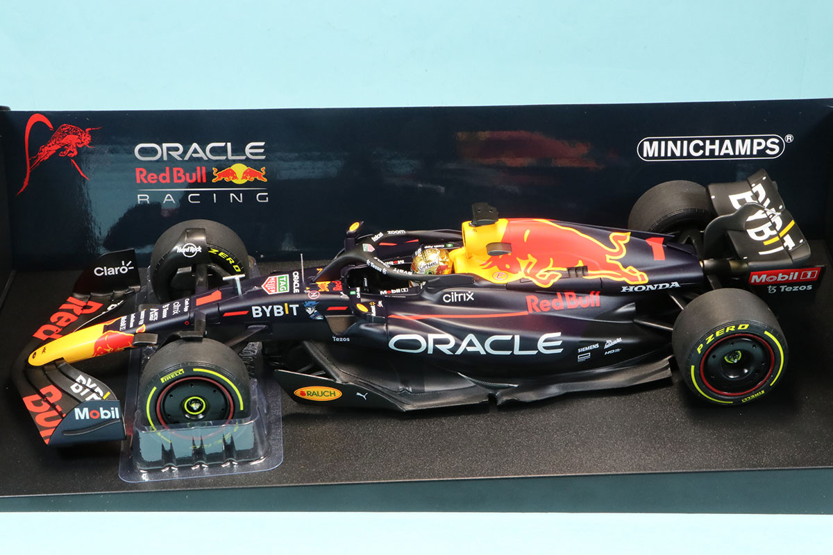 ミニチャンプス 1/18 レッドブル RB18 マックス フェルスタッペン
