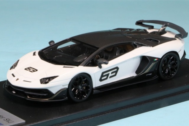 ルックスマート ランボルギーニ アヴェンタドールイオタ ルック