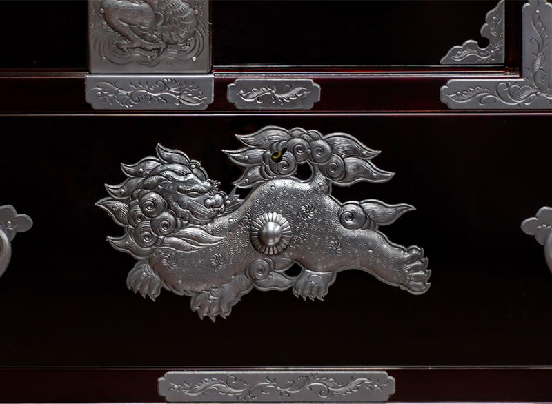仙台箪笥 四.五尺部屋箪笥 KD-3008D 木地呂漆塗り 彫金手打金具（竜