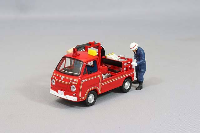 トミカリミテッドヴィンテージ 1/64 スバル サンバー ポンプ消防車