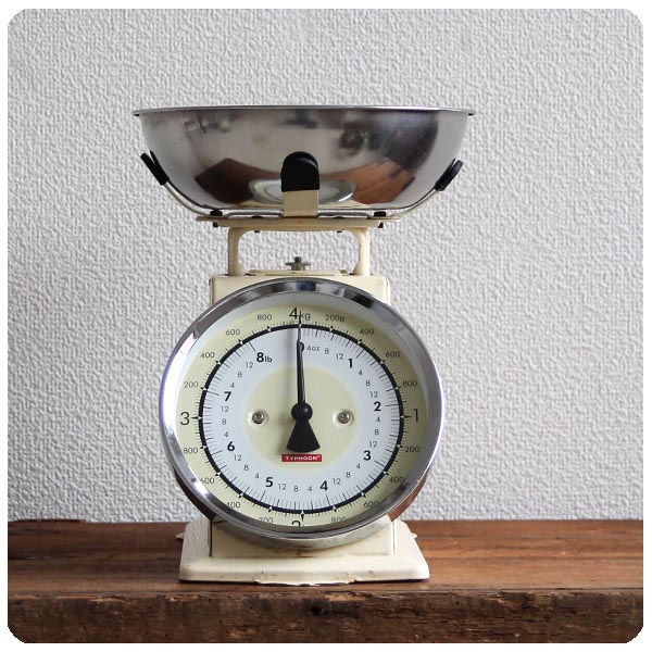 イギリス ビンテージ Typhoon キッチンスケール/クリーム色/店舗什器