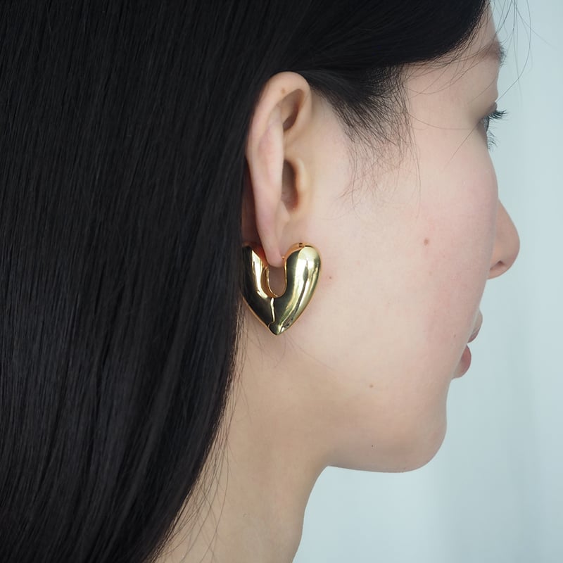 ANNIKA INEZ】HEART HOOPS ラージピアス（ゴールド） | goldand
