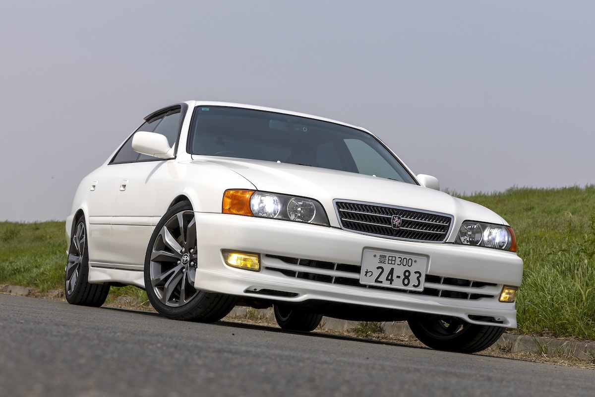 平成レトロな100系トヨタ・チェイサー 旧車大好きZ世代の編集部員