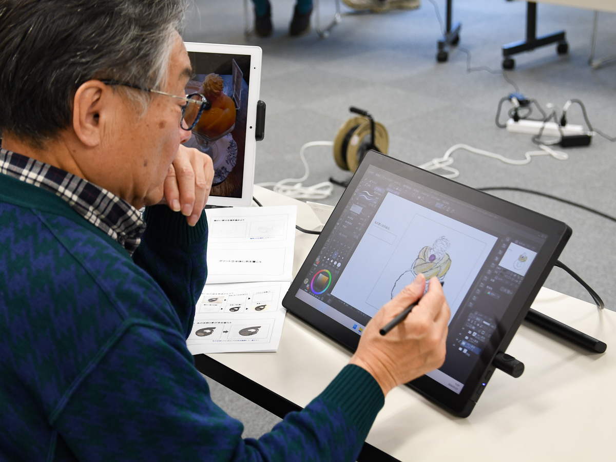思い出の品」をテーマにペンタブレットで絵を描く - 仙台経済新聞