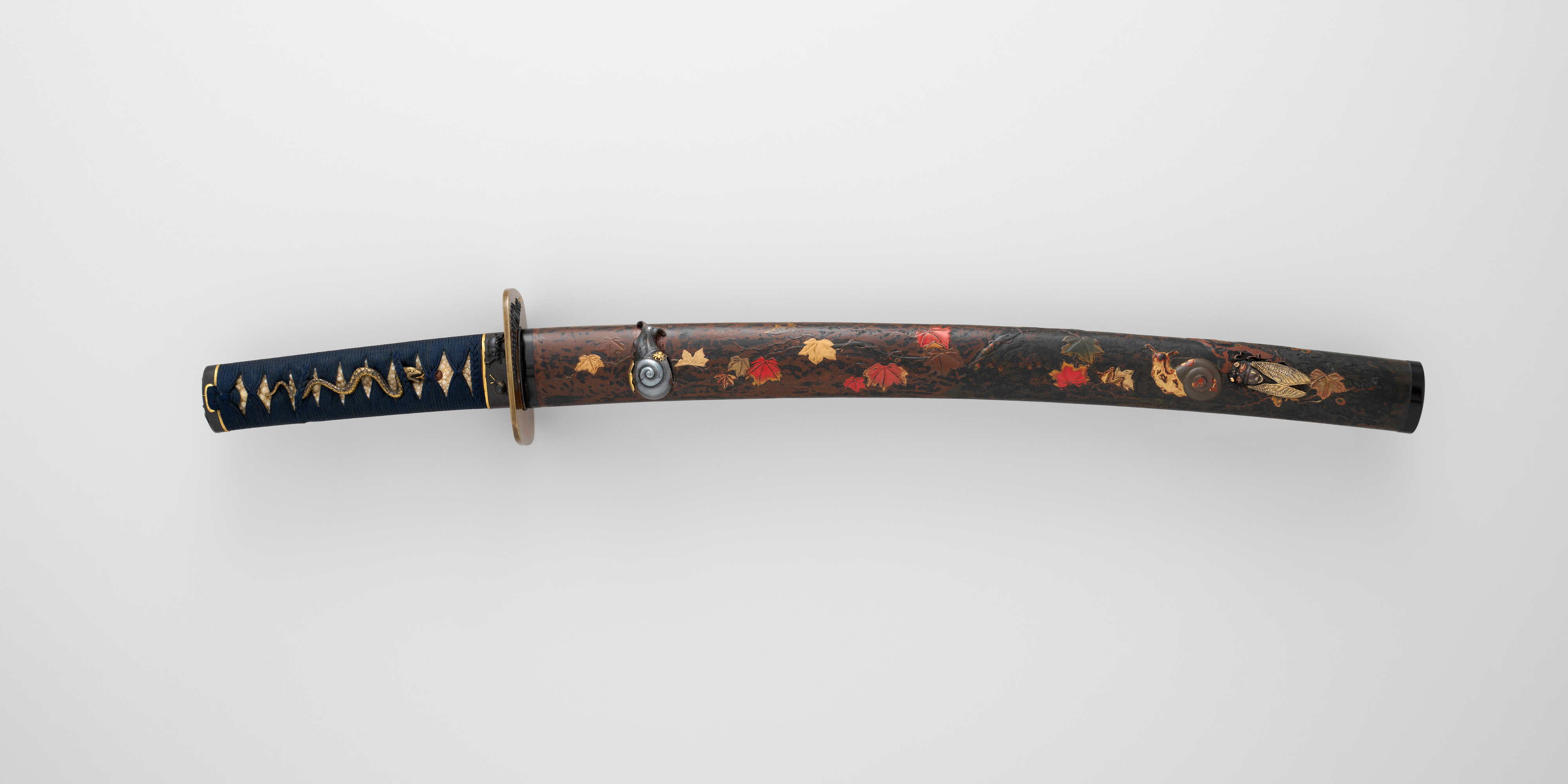 重武 Shigetake - 紅葉蒔絵鞘脇指拵 Mounting for a Short Sword