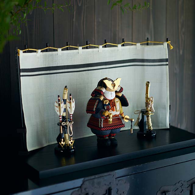 予約商品】手織り麻の木目込み武者飾り 弓太刀付 背景（陣幕）・敷台