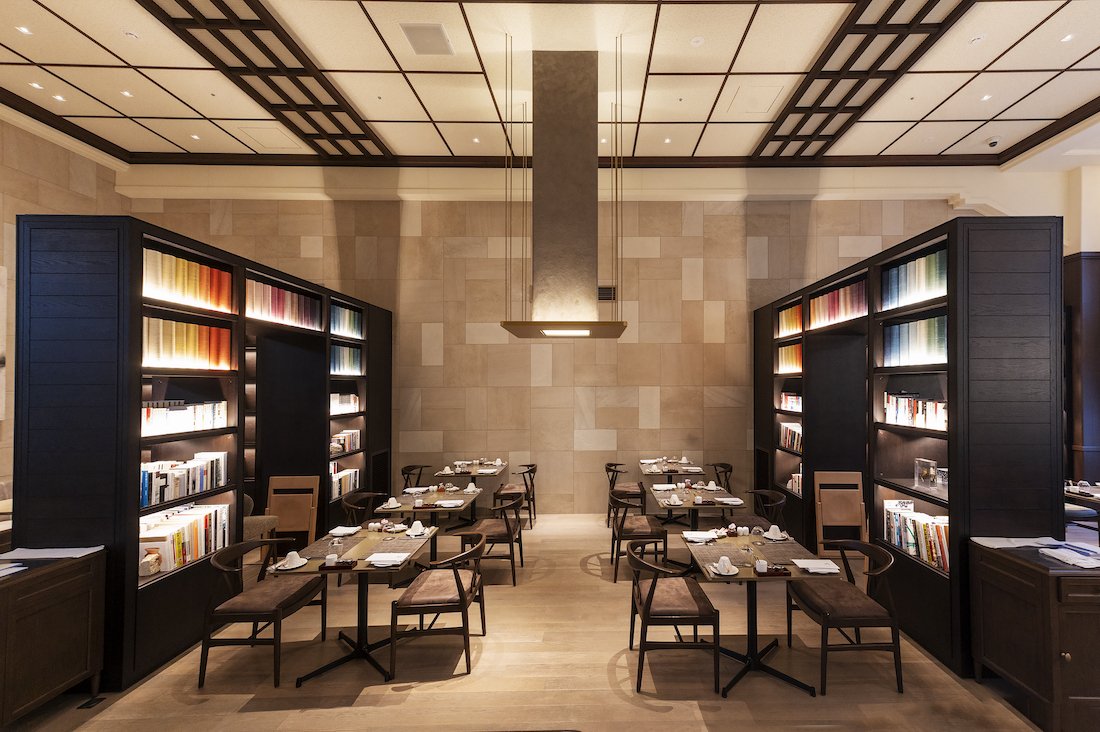 restaurant library the hotel seiryu 小学校の面影を残した大人の食