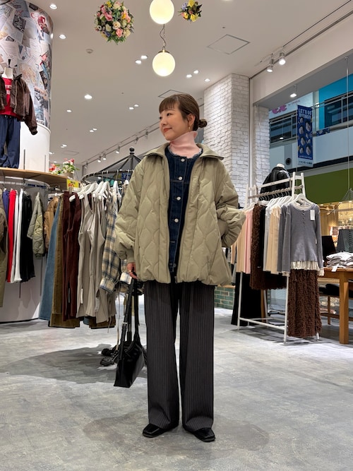 セール】【軽量/春まで使える】切り替えキルティングスタンドカラー